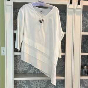 Elegant blanc du nil White Asymmetrical Women's Top NWOT